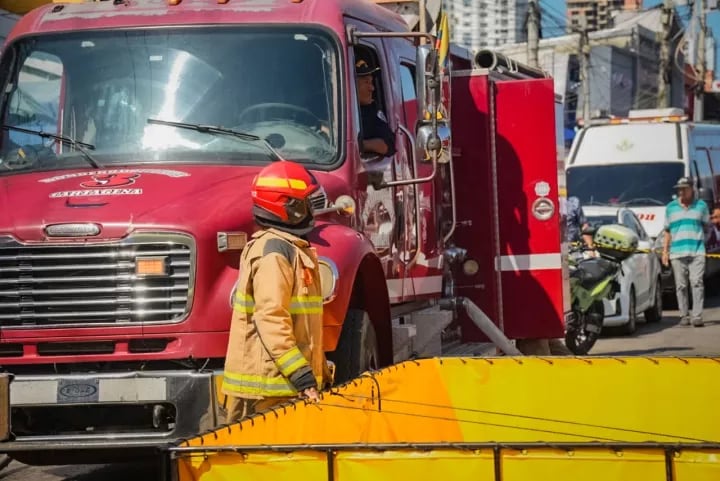 La actividad contratada por familias de los alumnos fue criticada en plataformas digitales, donde se planteó la posible conexión con figuras políticas locales, pese a los desmentidos del comandante de bomberos - crédito Alcaldía de Cartagena