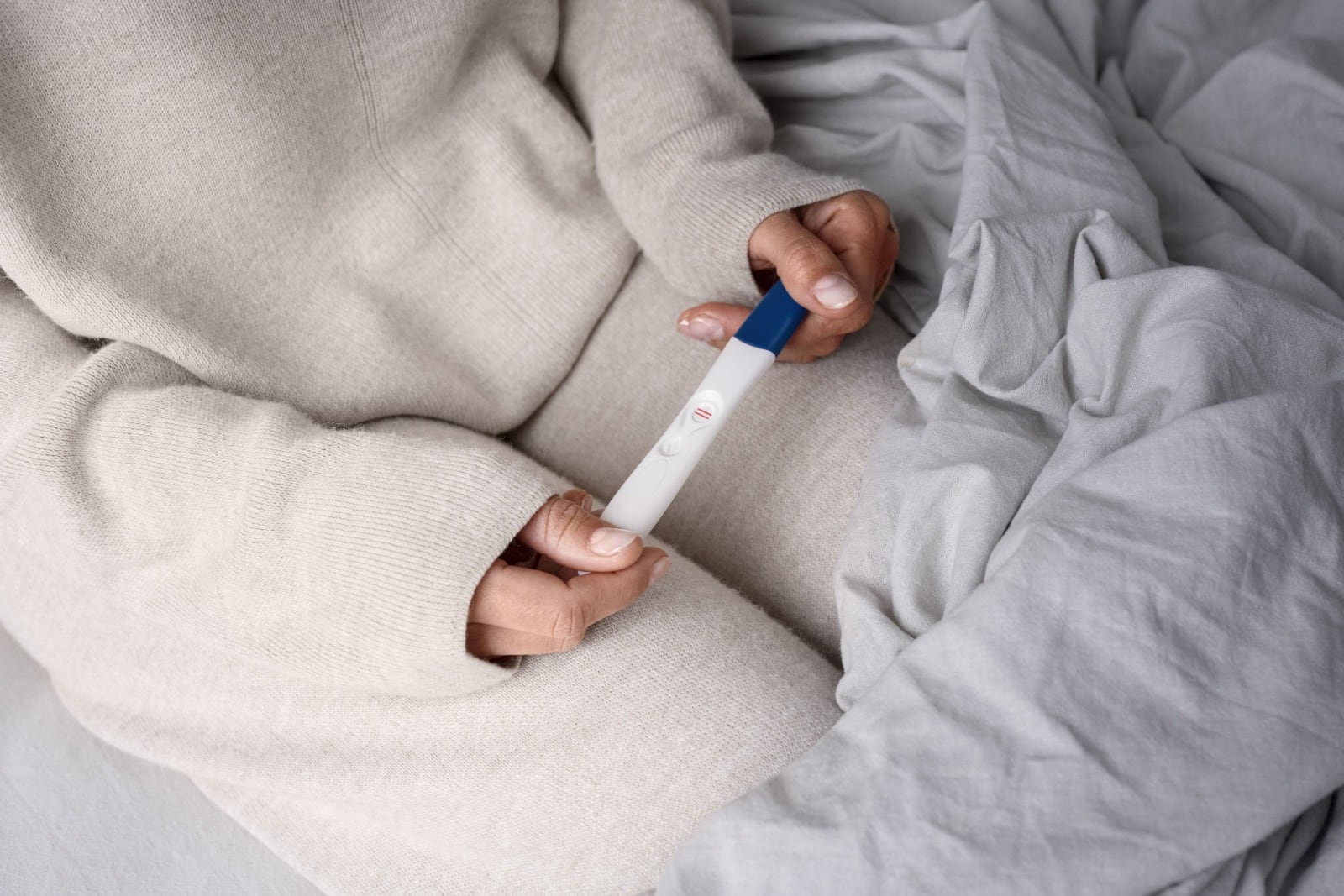 El plan de fertilidad del gobierno francés generó polémica sobre la pertinencia de la intervención gubernamental en la autonomía individual de las mujeres (@ucatolica en X)