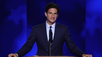 Jack Schlossberg, nieto de John F. Kennedy, busca consolidar su carrera política en las elecciones primarias de Nueva York