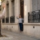 La psicología dice que las personas que saludan a sus vecinos no lo hacen solo por amabilidad: son más empáticos y muestran mayor seguridad