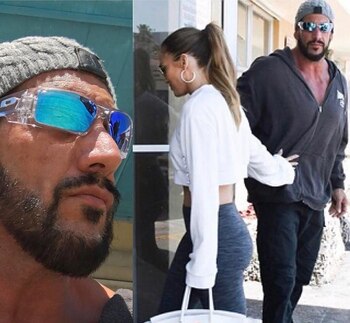 Lopez junto a su personal