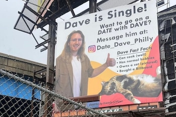 El cartel mostró a Dave
