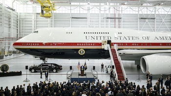 Los periodistas que informaron de deficiencias en el Air Force One regalado por Qatar no tendrán que declarar