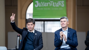 Otra señal de Kicillof a las provincias: compartió un acto con el intendente de Córdoba, que críticó a Milei