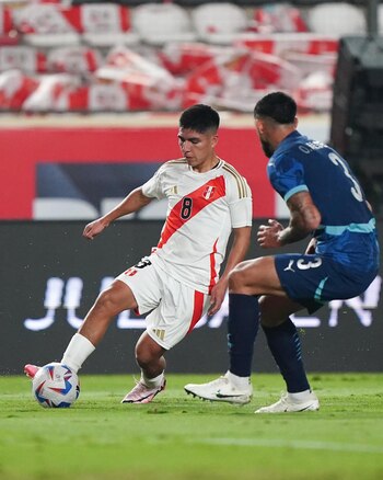 Piero Quispe fue el conductor de Perú en amistoso ante Paraguay. - créditos: FPF