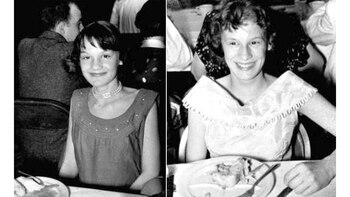 Deux corps nus gelés dans