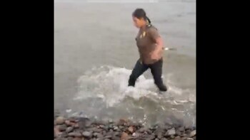 Un grupo de agentes de