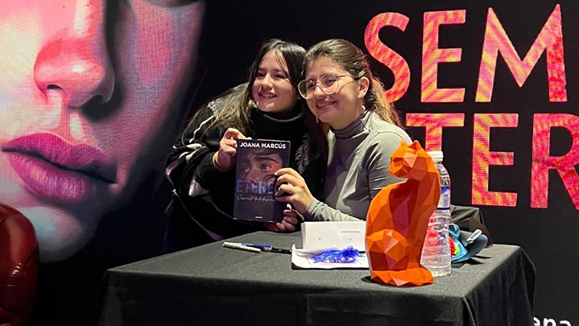 De Wattpad a agotar entradas en minutos: el impacto de Joana Marcús en la literatura juvenil en español - (Penguin Random House)