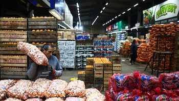 La inflación mayorista se aceleró a 5,2% en abril y duplicó al IPC