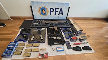 Parte de las armas secuestradas en los allanamientos ordenados en el marco de la investigación federal