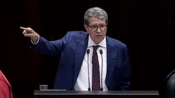 El regaño de Ricardo Monreal a la oposición por no debatir rápido la Ley Antimemes: deseaba ir al festejo de los 15 años de Morena