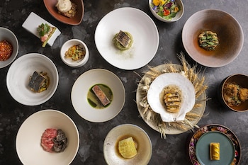 Referente de la alta cocina coreana contemporánea y uno de los restaurantes con tres estrellas Michelin en Nueva York.