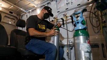 “Oxigeno sobre ruedas”: mexicanos llenan