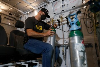 Jóvenes mexicanos atienden hoy a