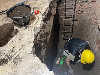 Monedas coloniales, una letrina y un ajedrez de hueso: excavaciones en la Casa Blaquier revelan siglos de historia porteña