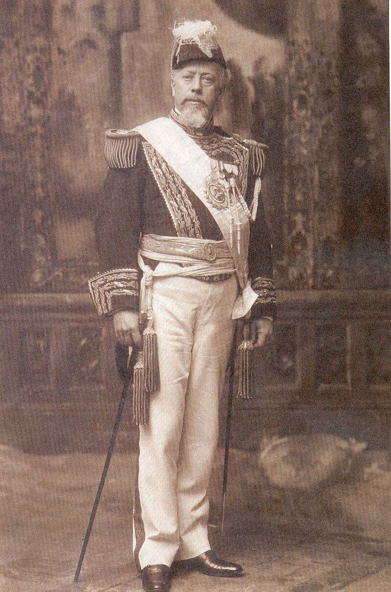 El 12 de octubre de 1898 comenzaría su segunda presidencia. Prometió paz y una administración ordenada, luego de la crisis de 1890. Se sancionaría la Ley del servicio militar obligatorio y la controvertida Ley de Residencia