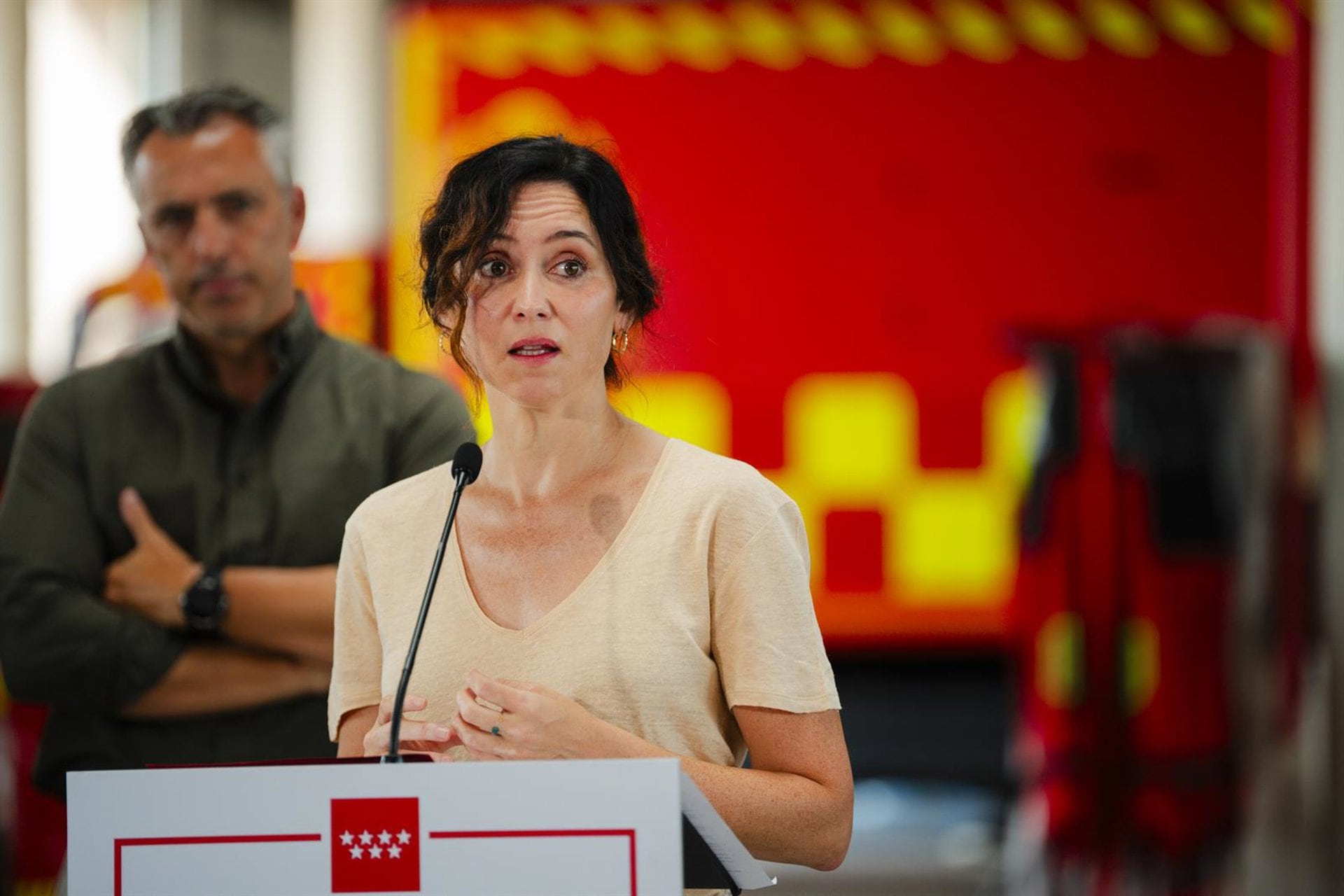 Ayuso reprocha a Sánchez echar "fuego" sobre la Vuelta: "Tiene que llamar a  la convivencia o por lo menos no azuzar más" - Infobae