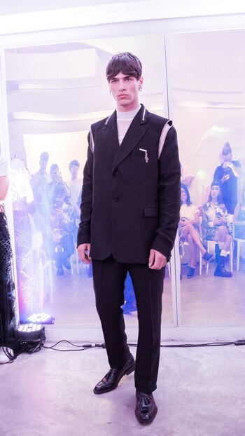 Vestidos largos, sacos fruncidos, buzos