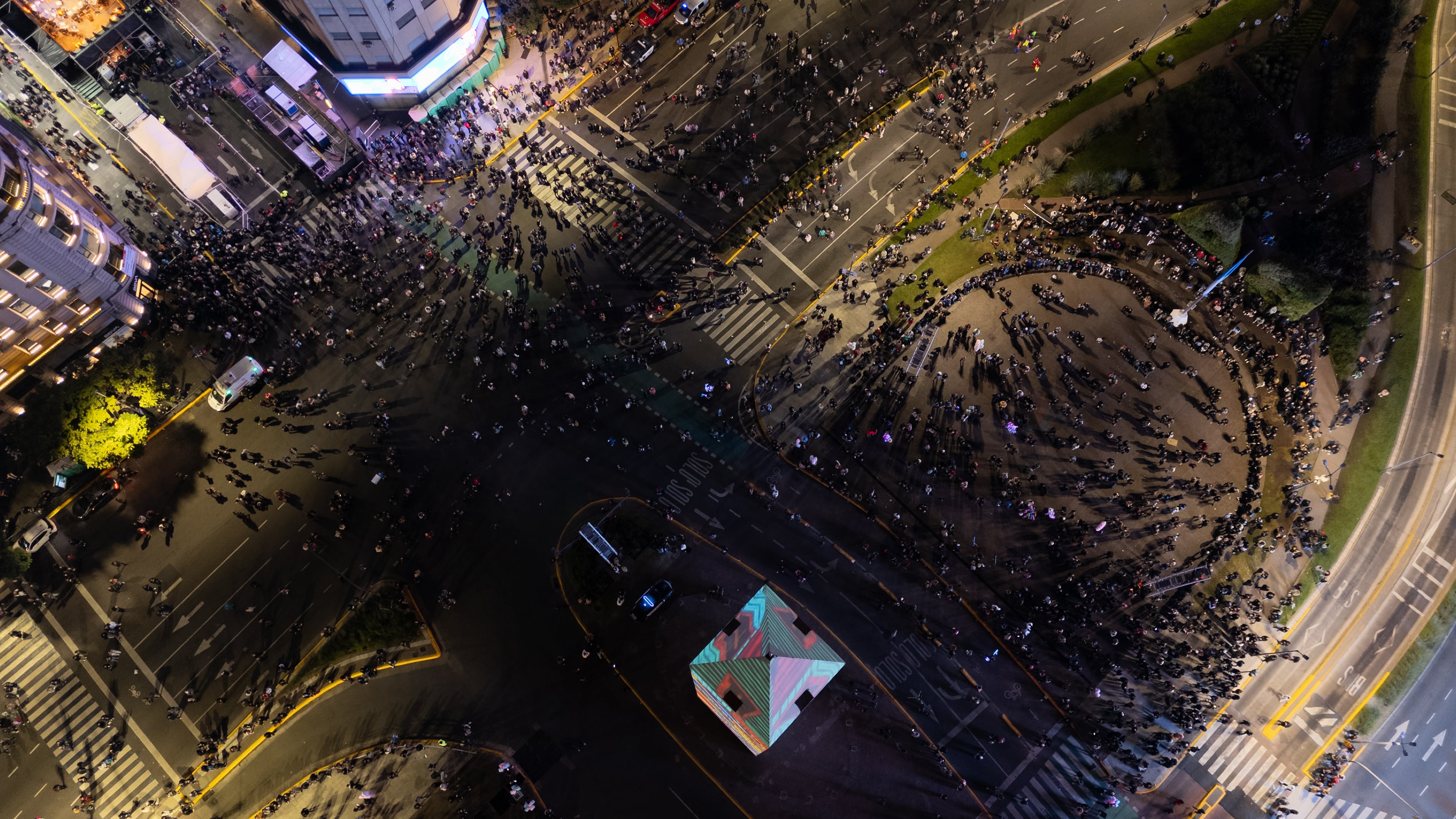 Cientos de miles de vecinos y turistas participaron de una jornada a cielo abierto en homenaje al ícono de Buenos Aires
