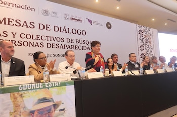 Madres buscadoras de Sonora reprochan a la FGR omitir reporte de más de 200 fosas clandestinas. @ErnestinaGodoy_