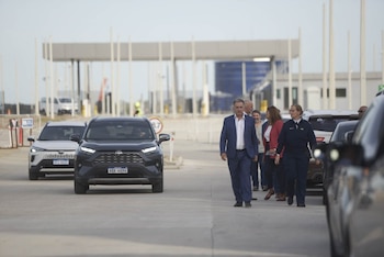 el presidente Yamandú Orsi visitó las obras del centro de datos de Google en Uruguay, ubicado en el Parque de las Ciencias de ruta n.° 101, en Canelones (Presidencia)