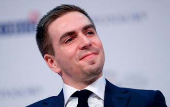 El exjugador germano Philipp Lahm se pronunció sobre la gestión del Mundial de Qatar 2022 (EFE)