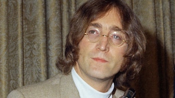 “Muerto y enterrado”: las palabras de John Lennon en su entrevista final, horas antes de ser asesinado