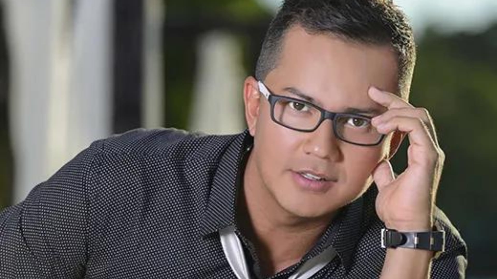 El cantante colombiano enfrenta un proceso de extinción de dominio sobre cuatro inmuebles avaluados en $45.467 millones de pesos - crédito @zaacharlie/Instagram