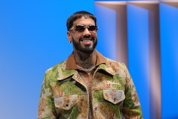 La imagen que circula en redes mostraría al cantante puertorriqueño junto a su pareja y otro acompañante - crédito EFE/Alberto Boal