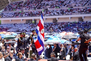 En un acto realizado en el Estadio Nacional de Costa Rica, Laura Fernández asumió como nueva presidenta. (Cortesía: Banco Centroamericano de Integración Económica)