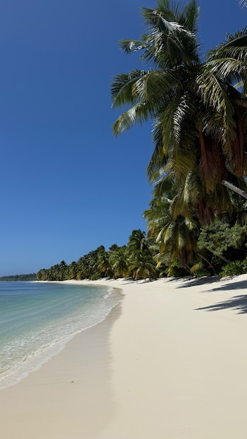 Las vacaciones de Nico Paz y su pareja Emma Ramirez en Seychelles