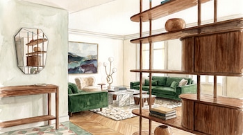 Dibujo en acuarela de un salón con sofá verde, sillón, mesas de centro, cuadro, espejo octagonal y estantería de madera.