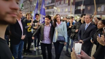 Ramiro Marra junto a Victoria