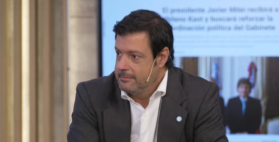 El satélite argentino Atenea logró comunicarse y operar exitosamente, demostrando la excelencia técnica de los equipos espaciales nacionales, explicó Geuna