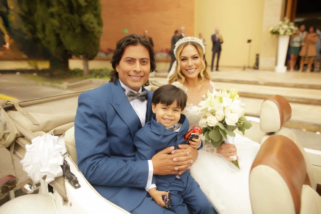 Laura Ojeda y Nicolás Petro se casaron y en la ceremonia el protagonista fue su hijo, Luka - crédito @lauraojedae/Instagram