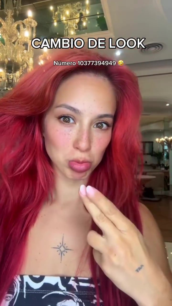 Flor Vigna muestra su audaz cambio de look con cabello rojo vibrante, peinado al estilo Hollywood, generando gran impacto en redes sociales.