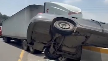 Accidente vial en la autopista