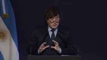 Nuevo respaldo del Presidente a Sturzenegger: “Cuando vean a una mierda humana criticando a Federico es porque le está tocando un negocio”