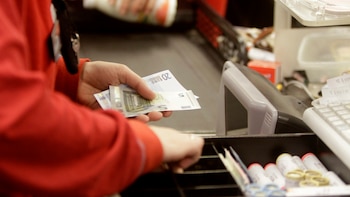 Tiene 90 años y lleva