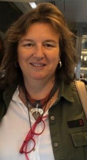 Ana, casada y con tres