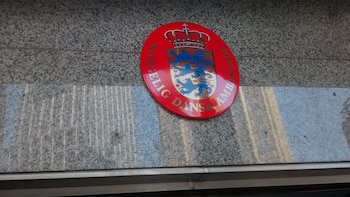 Fachada de la Embajada de