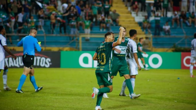 Harold Osorio adelantó al club salvadoreño a los cinco minutos, pero Nicolás Messiniti igualó a los 15 y Damián Ramírez marcó a los 22 el primer triunfo eliminatorio de Marathón. (Cortesía: Concacaf)