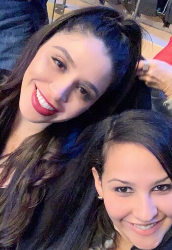 Emma Coronel y Mariel Colon