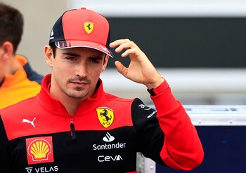 Charles Leclerc peleará con Checo