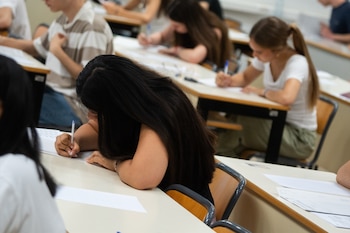 Imagen de varios estudiantes de bachillerato. (Jorge Gil / Europa Press)