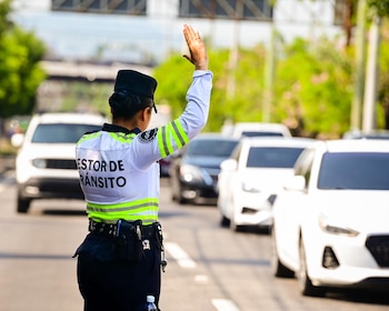 Las autoridades destacan que el respeto a las normativas de tránsito es clave para salvar vidas y garantizar la movilidad en El Salvador. (Foto cortesía VMT)