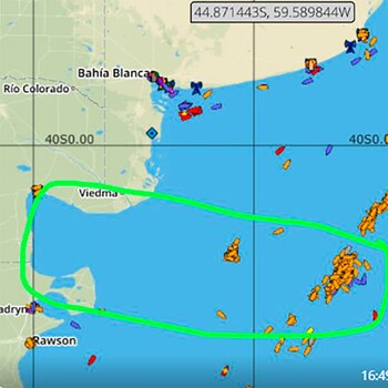 El área marina en las proximidades de cuyo borde derecho se produjo el episodio de esta mañana