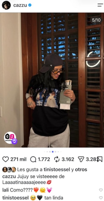 Cazzu lució una remera con la imagen del encuentro entre Lali y Tini: las reacciones