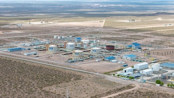 Con una producción que busca multiplicarse y proyectos exportadores que avanzan, la logística deja de ocupar un lugar secundario dentro del desarrollo energético (Foto: Shutterstock)