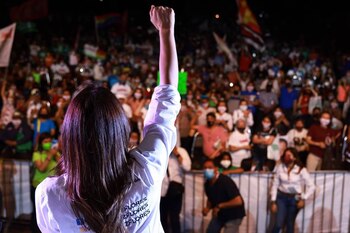 Clara Luz Flores, candidata de